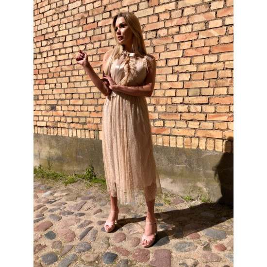 Bēša , svinīga kleita Bēša , svinīga kleita