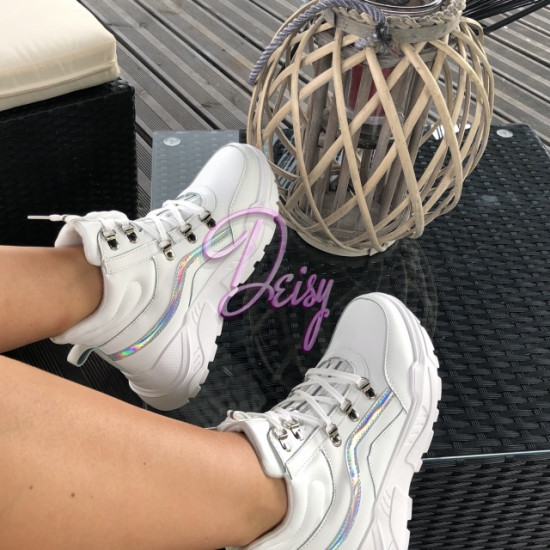 Baltas augstās botes Baltas augstās botes
